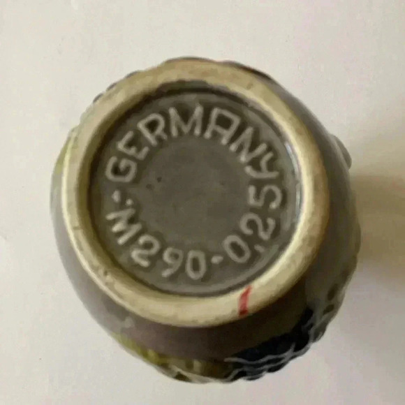 Vintage West Germany Ceramic Pitcher Wine Jug Grapes & Leaves Scheurich Kiramic - Picture 9 of 9